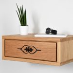 Comodino in rovere con intarsio in wengè — foto 1
